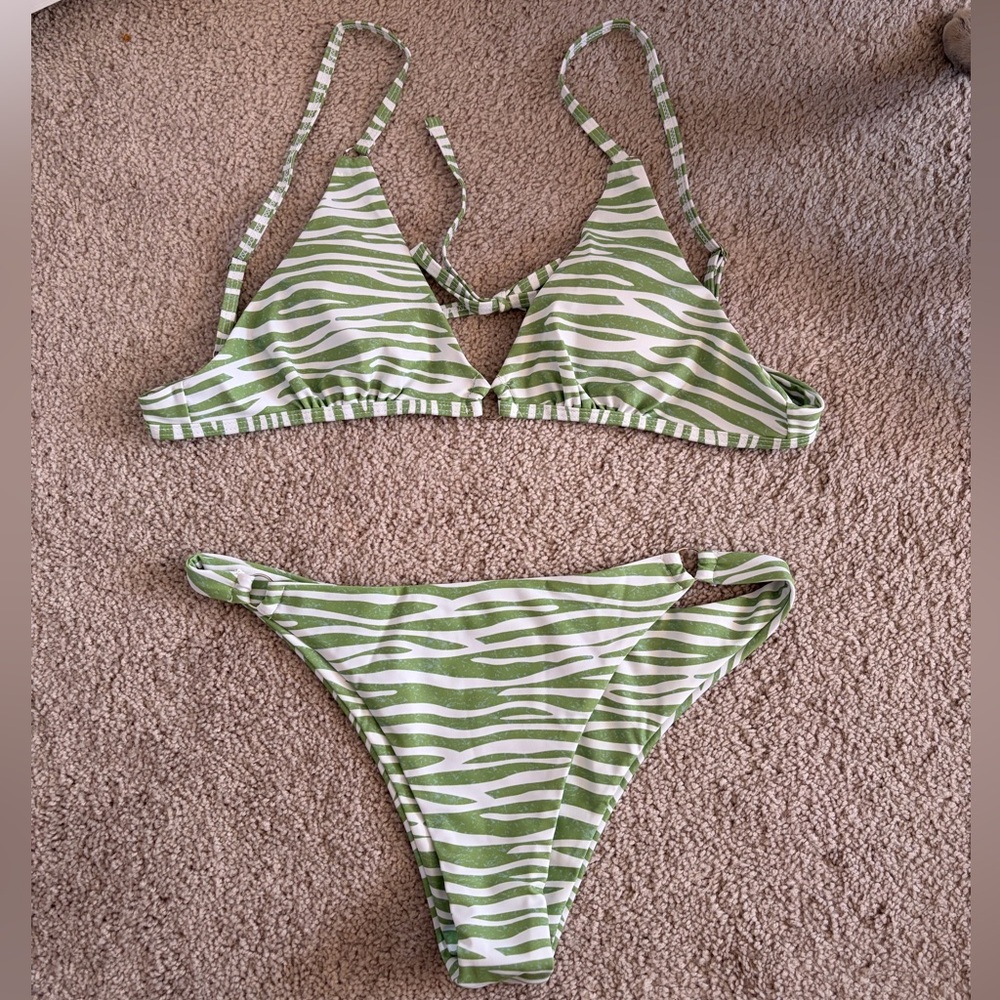 SHEIN Green and White Zebra Pattern Bikini w/ matching mesh sarong